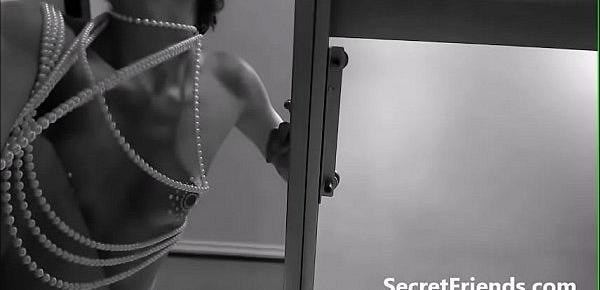  Super sensual lady of pearls at SecretFriends